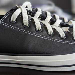 Converse Chuck Taylor All Star Leather Low-top Sneakers